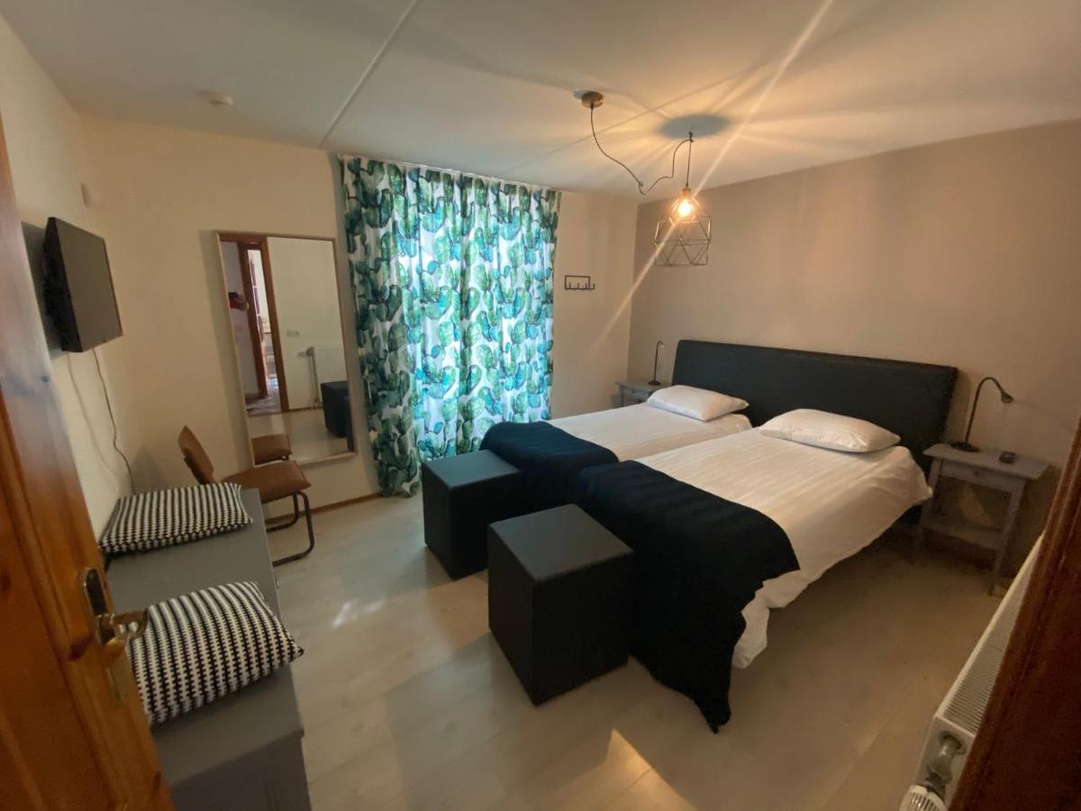Hotel Restaurant De Boekanier Vrouwenpolder Eksteriør bilde