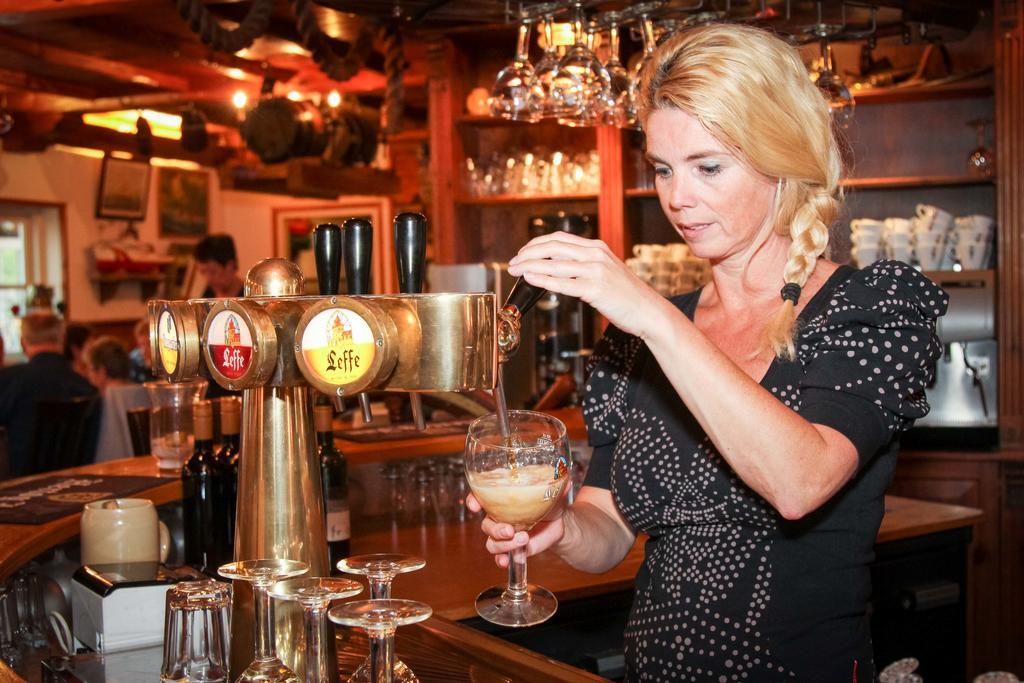 Hotel Restaurant De Boekanier Vrouwenpolder Eksteriør bilde